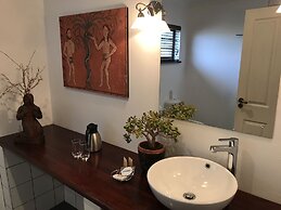 The Crown Guesthouse