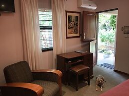 The Crown Guesthouse