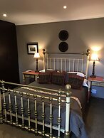 The Crown Guesthouse