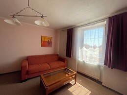 Hotel Ostrov Garni