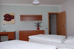 Hotel Ostrov Garni