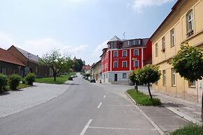 Hotel Ostrov Garni