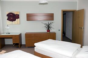 Hotel Ostrov Garni