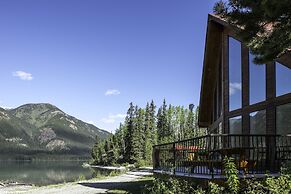 Northern Rockies Lodge