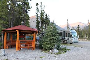 Northern Rockies Lodge