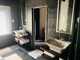 Ama Zulu Guesthouse and Safaris