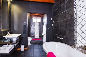 Ama Zulu Guesthouse and Safaris