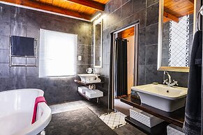 Ama Zulu Guesthouse and Safaris