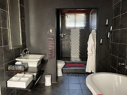 Ama Zulu Guesthouse and Safaris