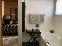 Ama Zulu Guesthouse and Safaris