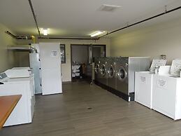 Walking Eagle Inn & Lodge