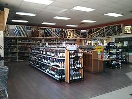 Walking Eagle Inn & Lodge