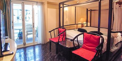 V Hotel - Adults Only