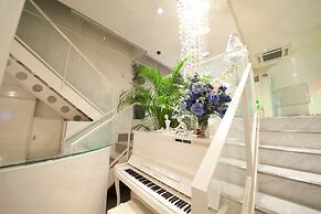 V Hotel - Adults Only