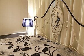 V Hotel - Adults Only