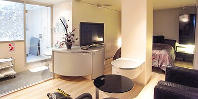 V Hotel - Adults Only