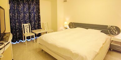 V Hotel - Adults Only