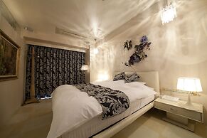 V Hotel - Adults Only