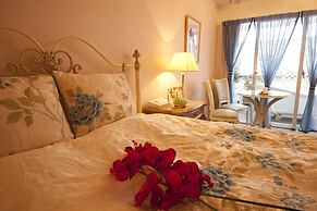 V Hotel - Adults Only