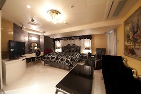 V Hotel - Adults Only