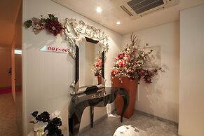 V Hotel - Adults Only