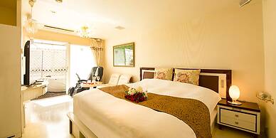 V Hotel - Adults Only