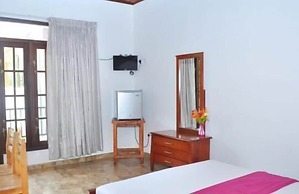 Green Shadows Beach Hotel