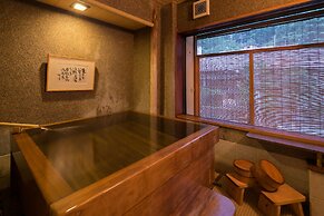 Shima-Onsen Toshimaya