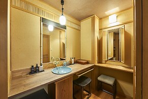 Shima-Onsen Toshimaya