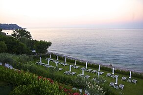 Baia Delphis Resort