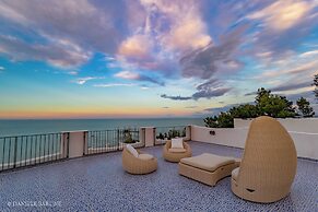 Baia Delphis Resort