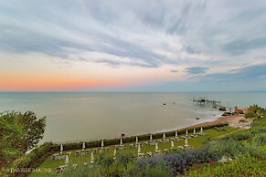 Baia Delphis Resort