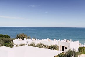 Baia Delphis Resort