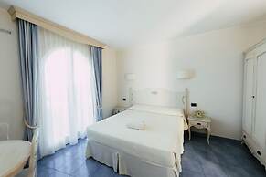 Baia Delphis Resort