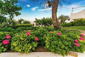 Baia Delphis Resort