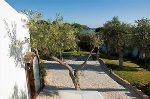Baia Delphis Resort