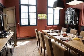 Ganda Rooms & Suites