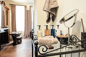 Ganda Rooms & Suites