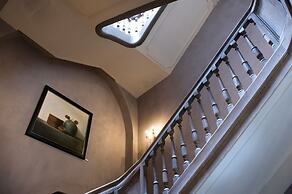 Ganda Rooms & Suites