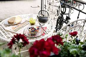 Ganda Rooms & Suites