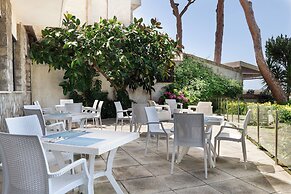 Sea Breeze Residence