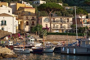 Sea Breeze Residence