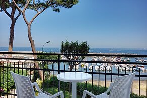 Sea Breeze Residence