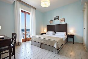 Sea Breeze Residence