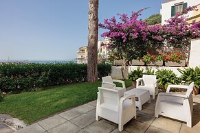 Sea Breeze Residence