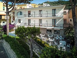 Sea Breeze Residence