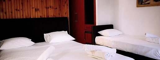 Denise Hotel