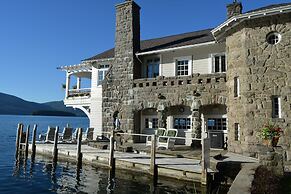 Boathouse Waterfront Lodging
