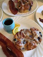 Boathouse Waterfront Lodging