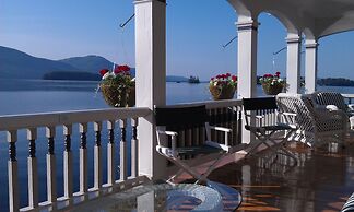 Boathouse Waterfront Lodging